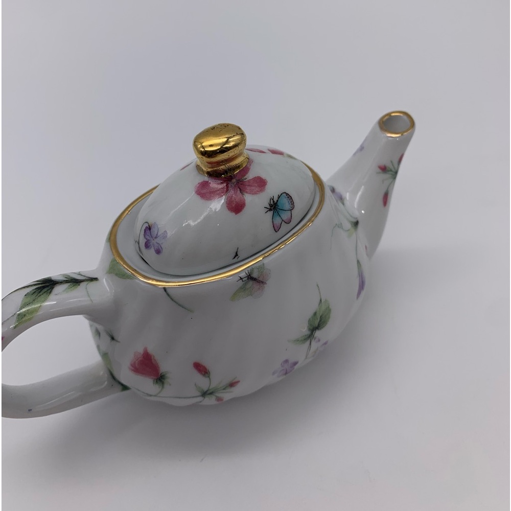 Special Place Victorian Style Miniature Teapot With Lid & Handle Floral Pattern